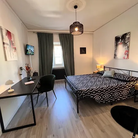Sea View And Private Parking Apartmán *