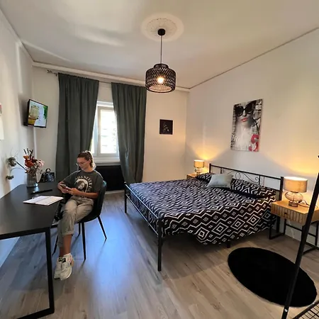 Sea View And Private Parking 아파트