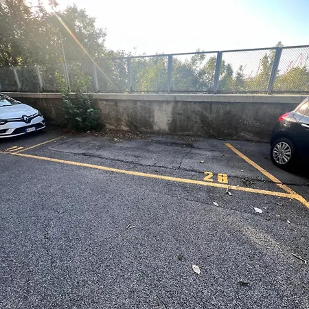 Sea View And Private Parking 아파트 *