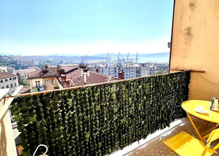 Sea View And Private Parking Appartement *