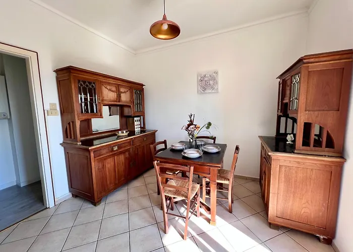 Sea View And Private Parking Appartement