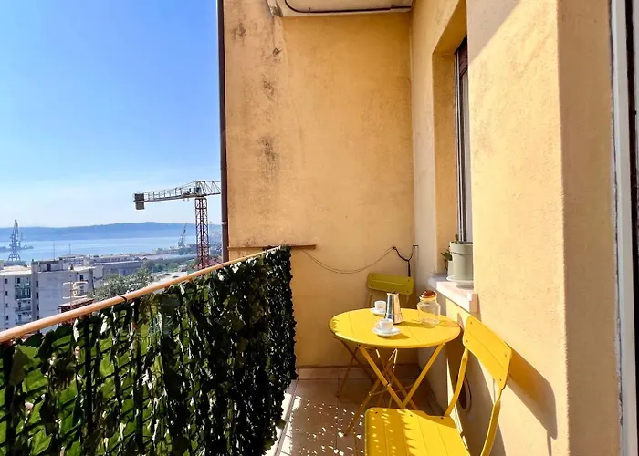 Sea View And Private Parking Triëst